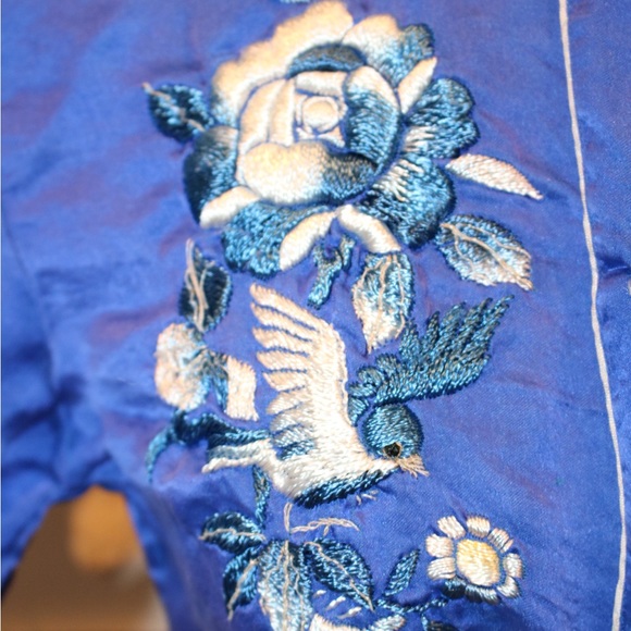 SILK Embroidery Bird Top Size Small - Picture 8 of 9